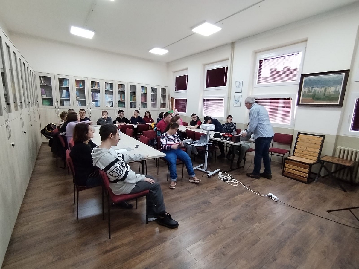 ПРЕДАВАЊЕ О НИКОЛИ ТЕСЛИ